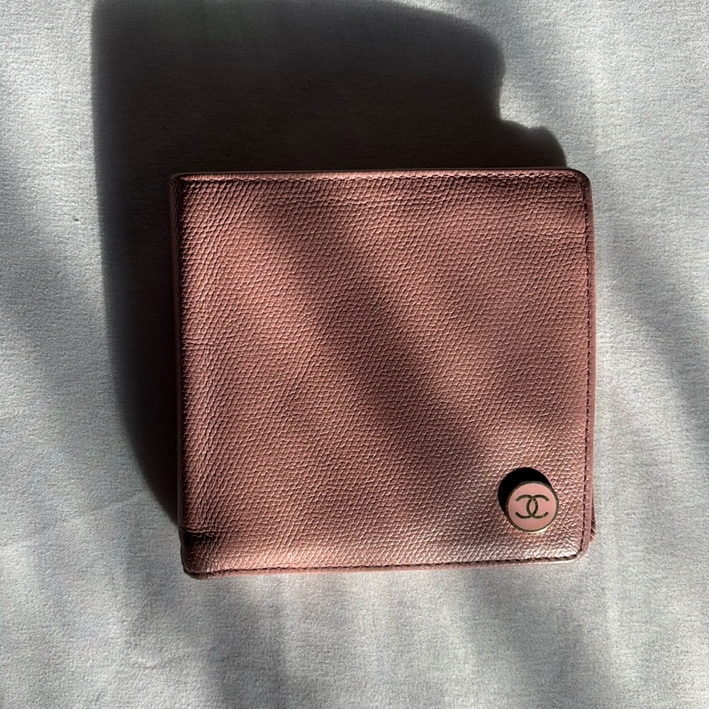 CHANEL Wallet Caviar leather Skin Pink